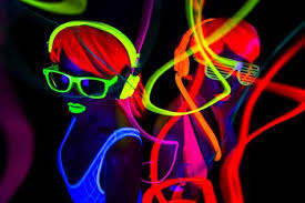 Les soirées masquées de couleur fluorescente
