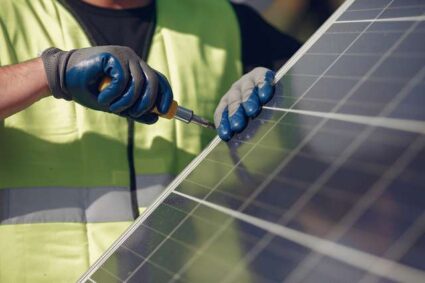 L’entretien des panneaux solaires : La clé pour profiter des bénéfices à long terme