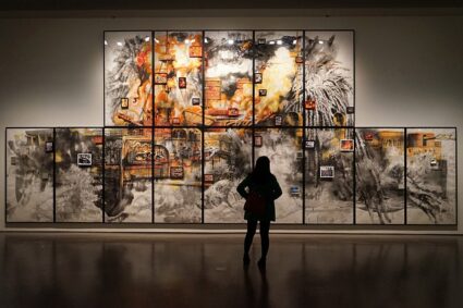 Claire Morel : un voyage artistique captivant à travers ses œuvres uniques en 2025