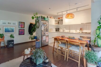 Comment créer une ambiance chaleureuse grâce aux textiles ?