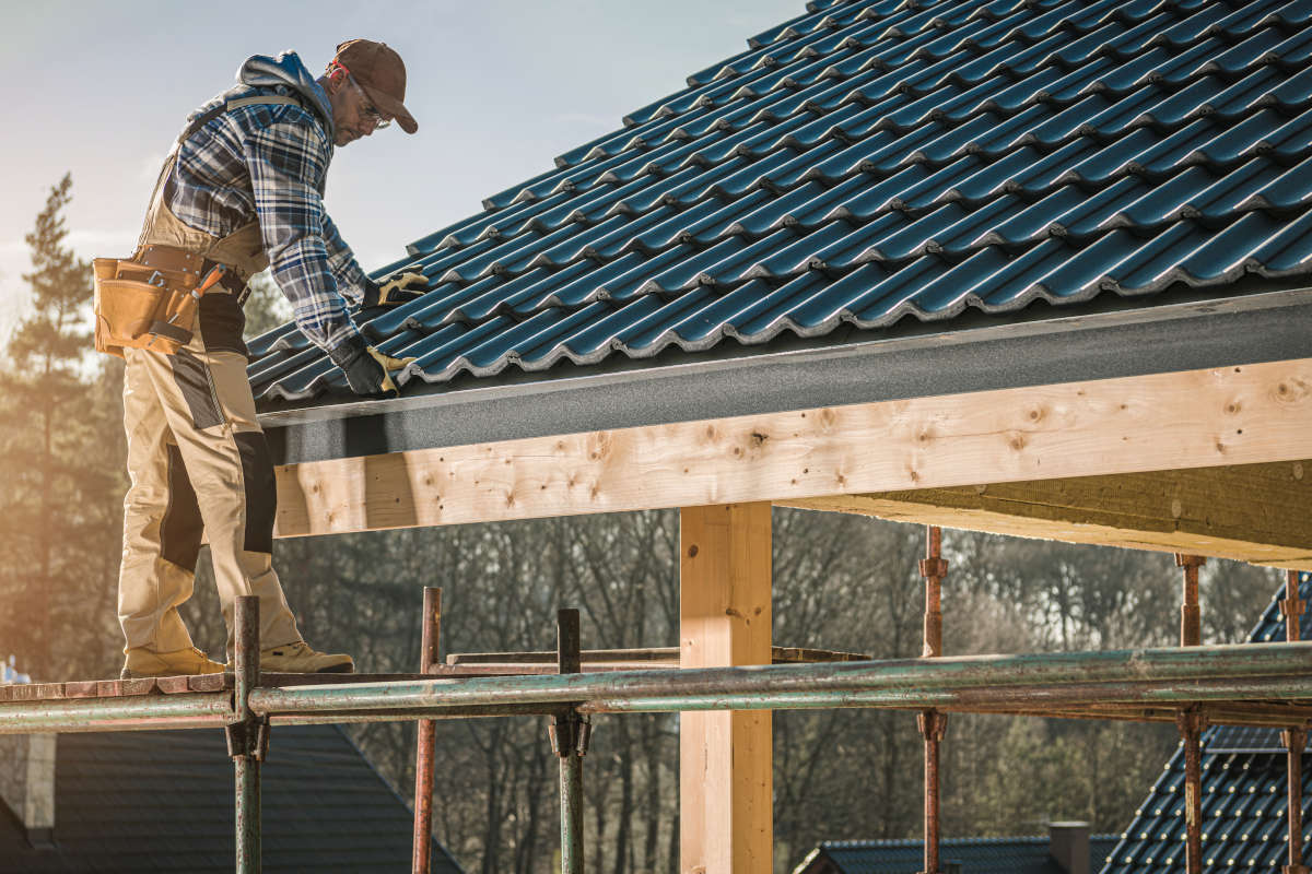 Toiture tuile en Meuse : tout savoir sur les avantages, la pose et l’entretien